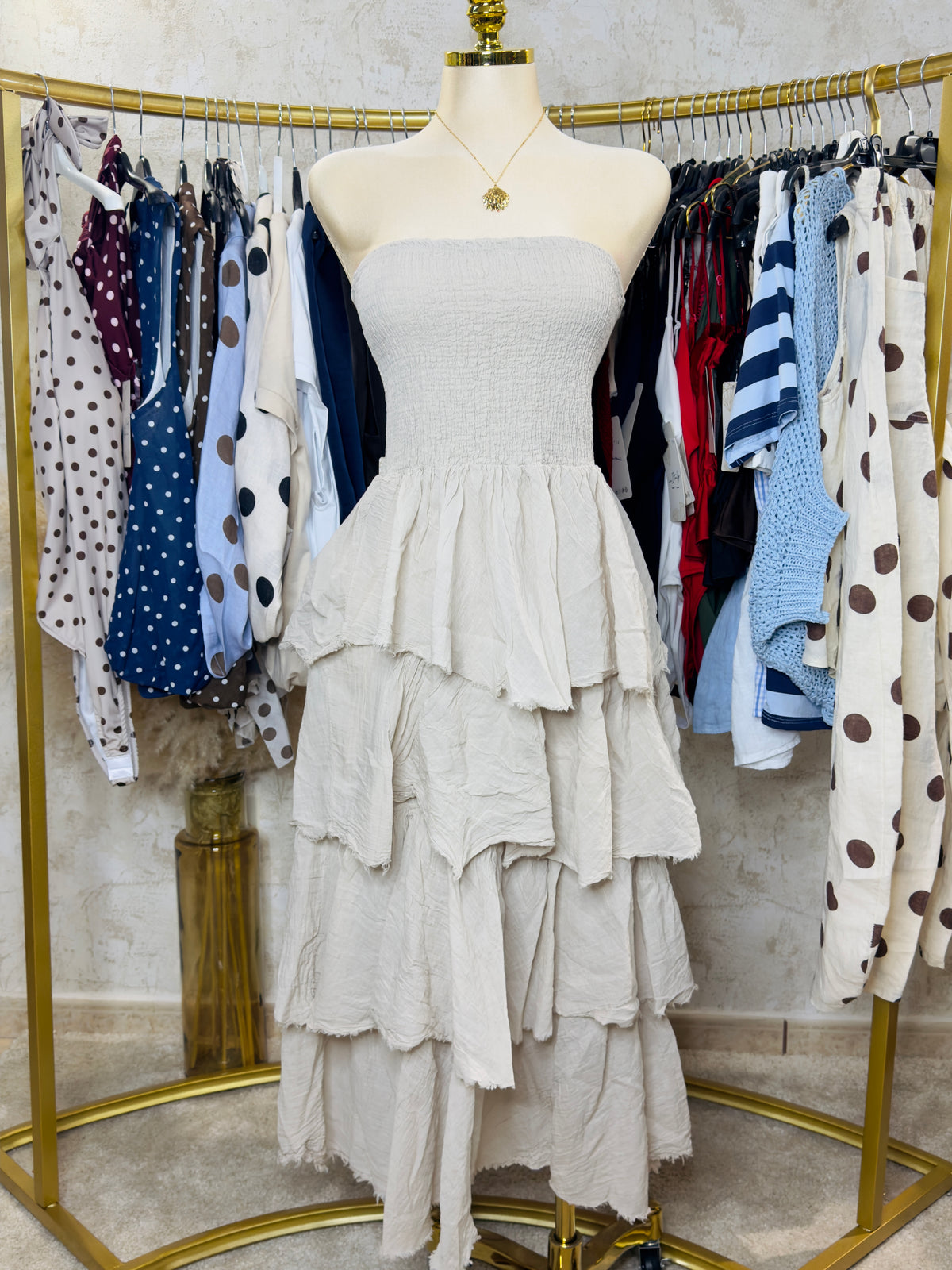 Traje volantes / italiano