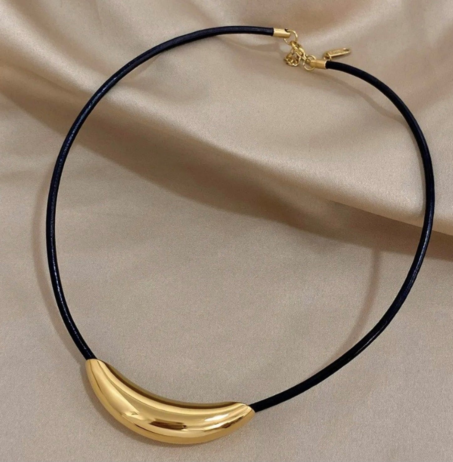 Collar "Chunky Curved"