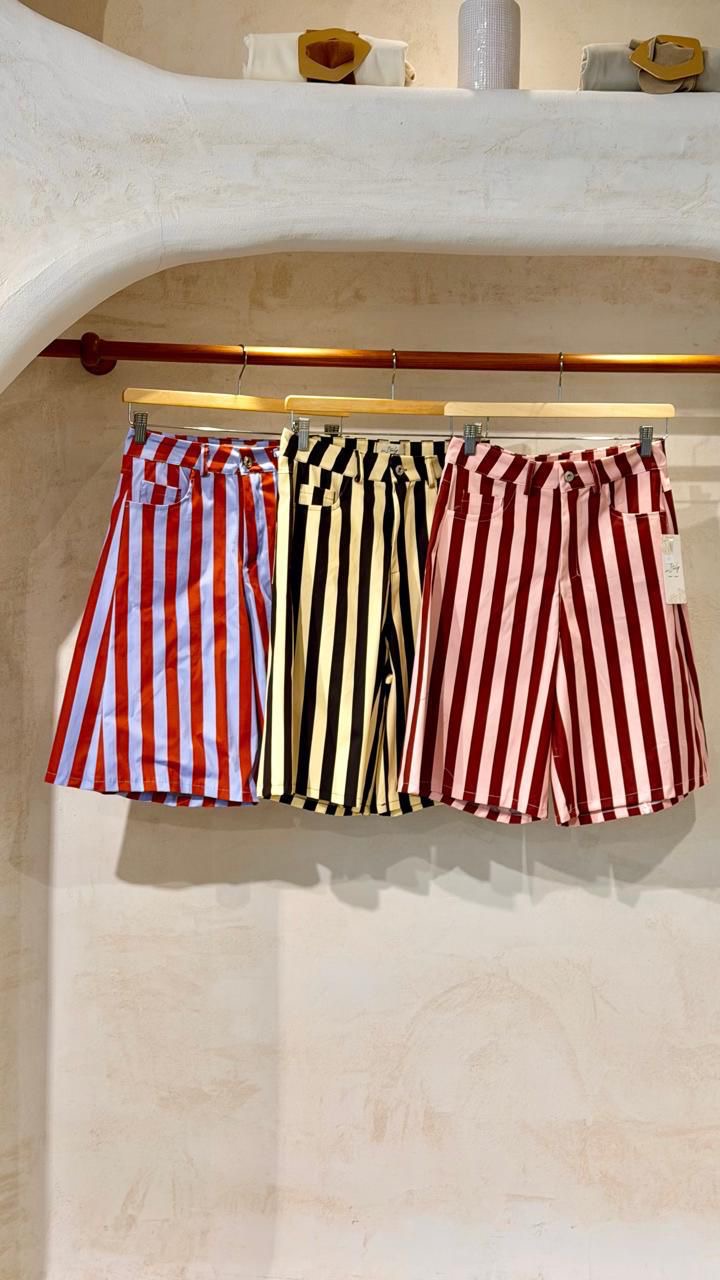 Bermudas rayados / italiano