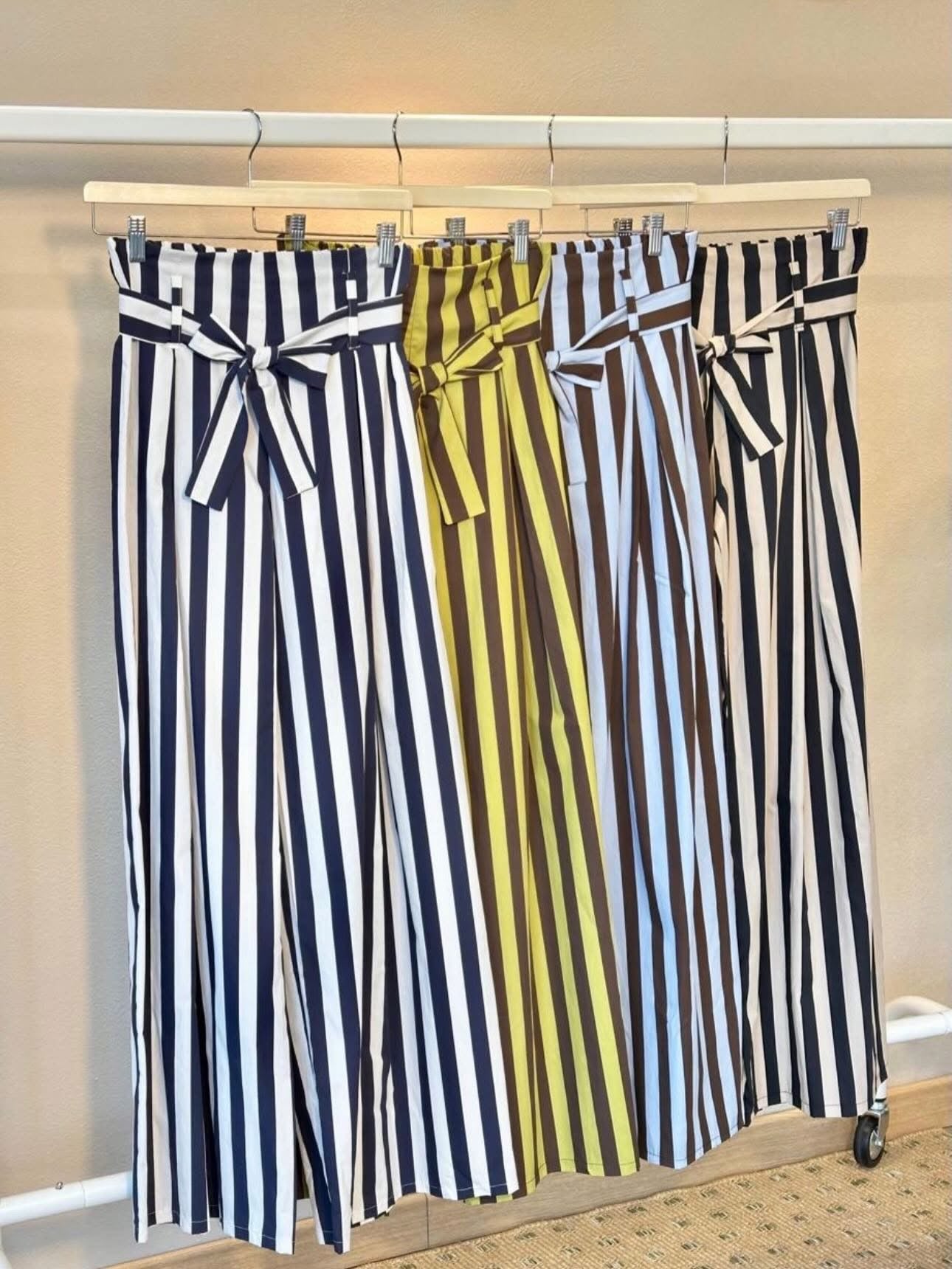 Pantalón líneas con cinto / Italiana