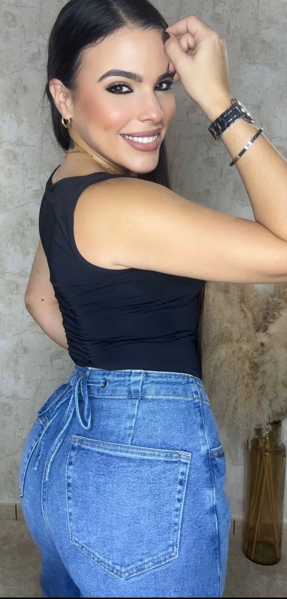 Mahon back ribbon detail